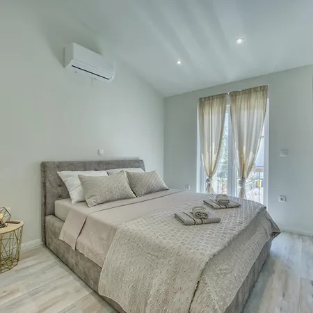 Dom wakacyjny Solea With Pool