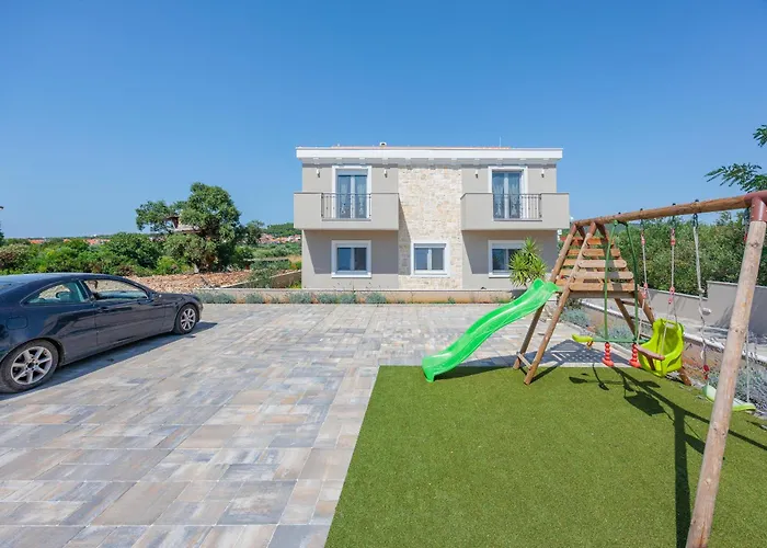 Holiday home Solea With Pool Bibinje