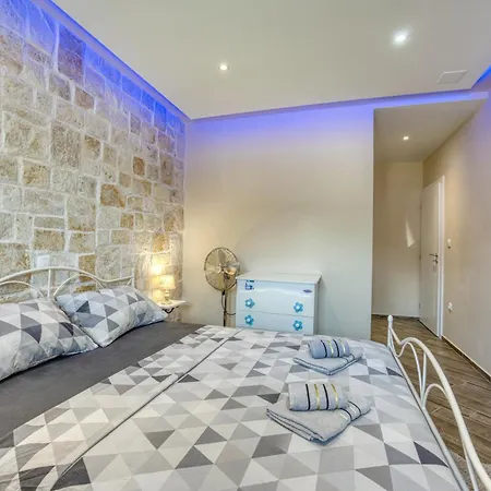 Solea With Pool Holiday home *