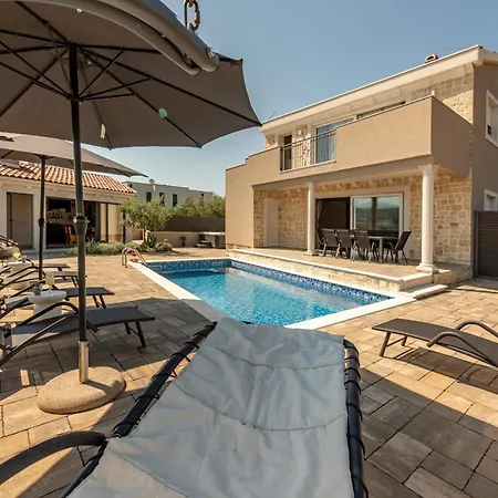 Solea With Pool Holiday home