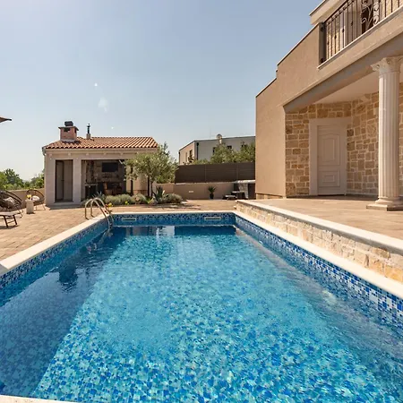 Holiday home Solea With Pool Bibinje