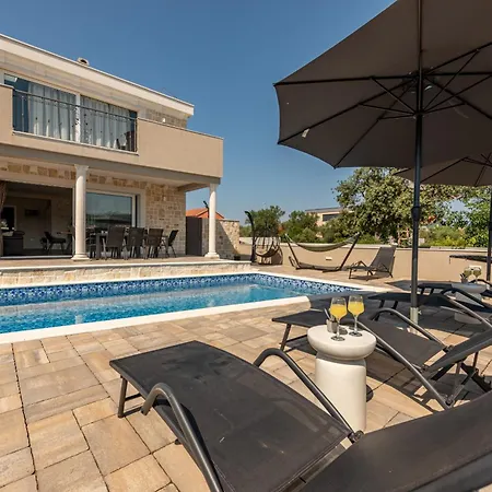 Ferienhaus Solea With Pool Bibinje