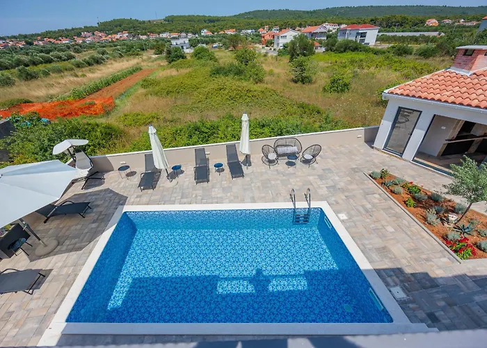 Solea With Pool Nyaraló